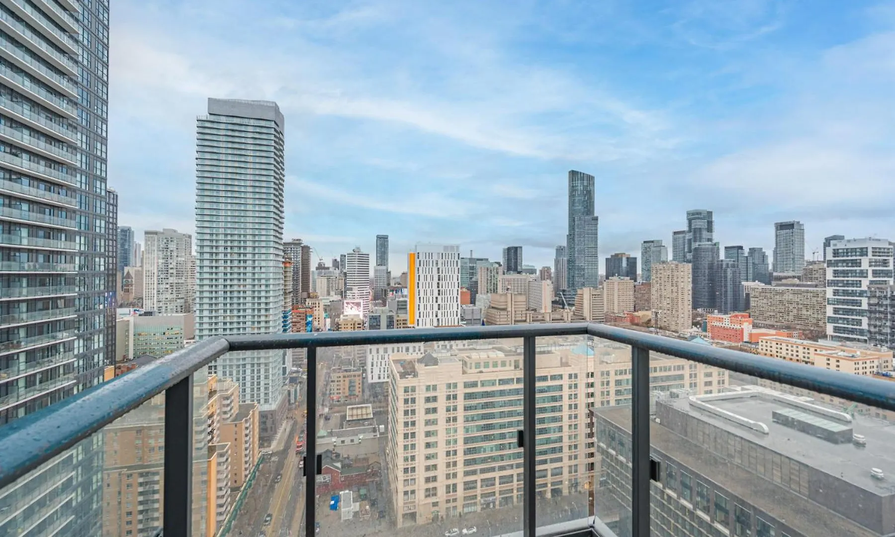 Toronto Garden Suites 0*,  캐나다